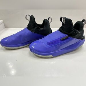 Men’s Jordan Nike jump-man hustle size 8 GUC